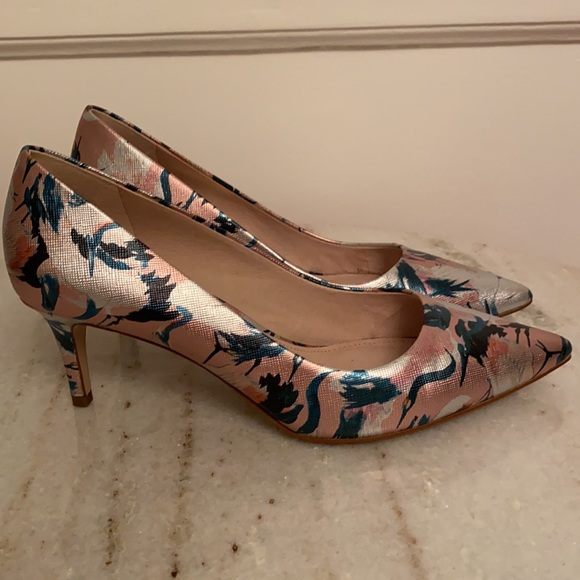 Louise Et Cie Lo-Jordyna Metallic Pumps. - Picture 2 of 9